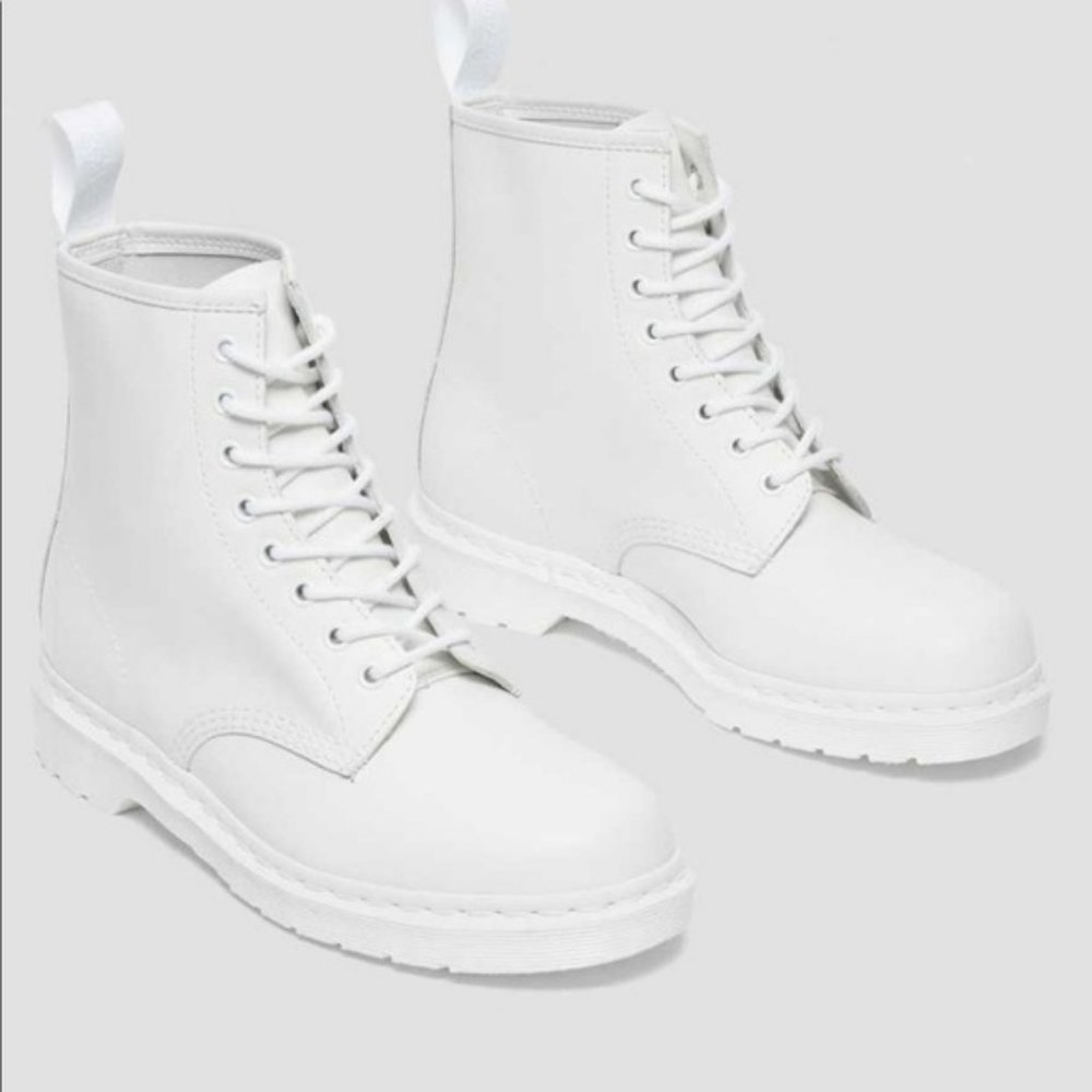 Dr. Martens All White 1460 MONO LACE UP BOOTS Original Classic leather boots 7